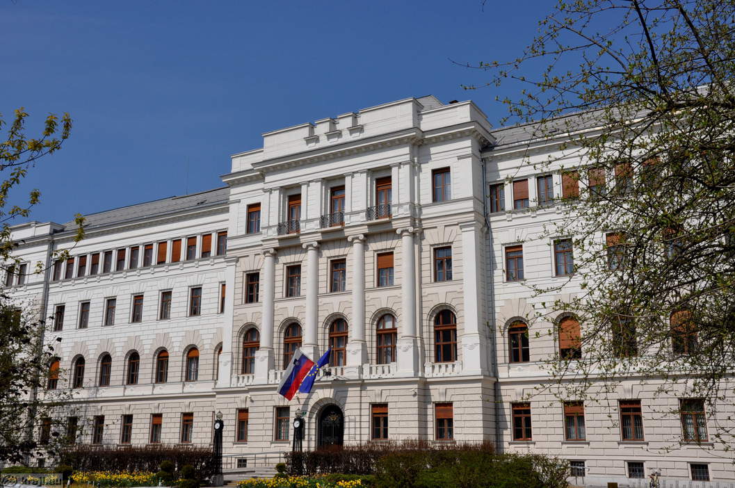 Sodna palača v Ljubljani okrožno sodišče v ljubljani in višje sodišče v ljubljani sodna veja oblasti tavčarjeva 9